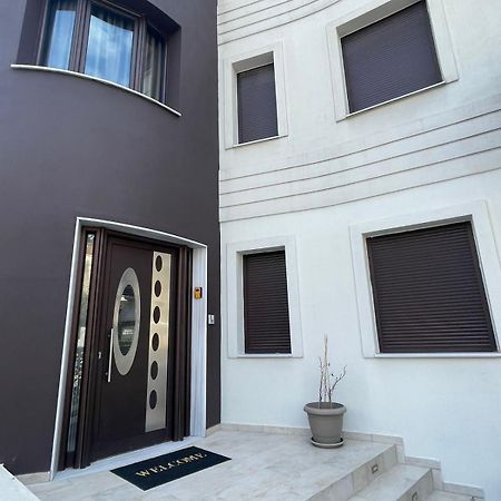 Aretoysa Center Luxury Suites 2 Néa Péramos Extérieur photo