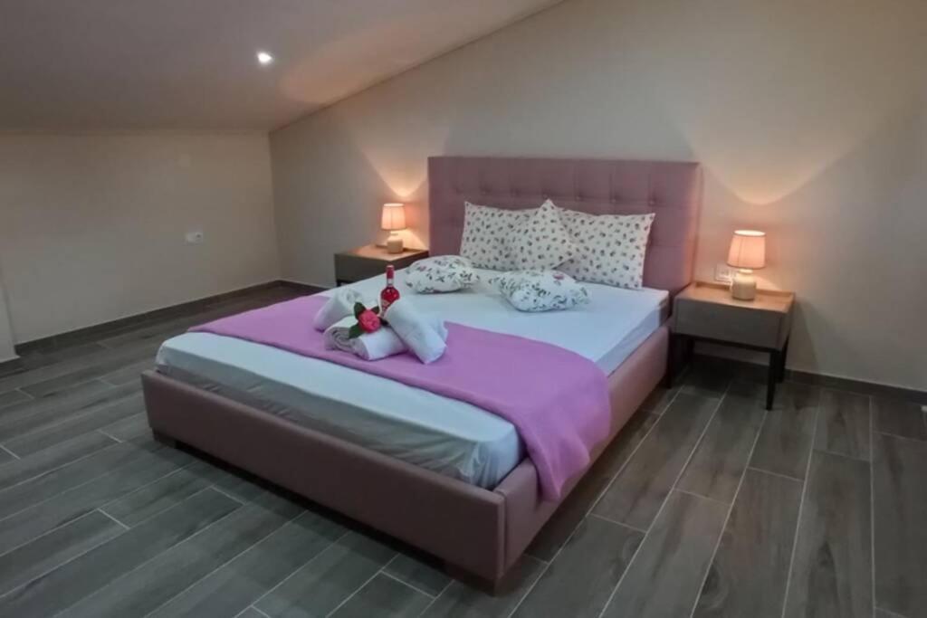 Aretoysa Center Luxury Suites 2 Néa Péramos Extérieur photo