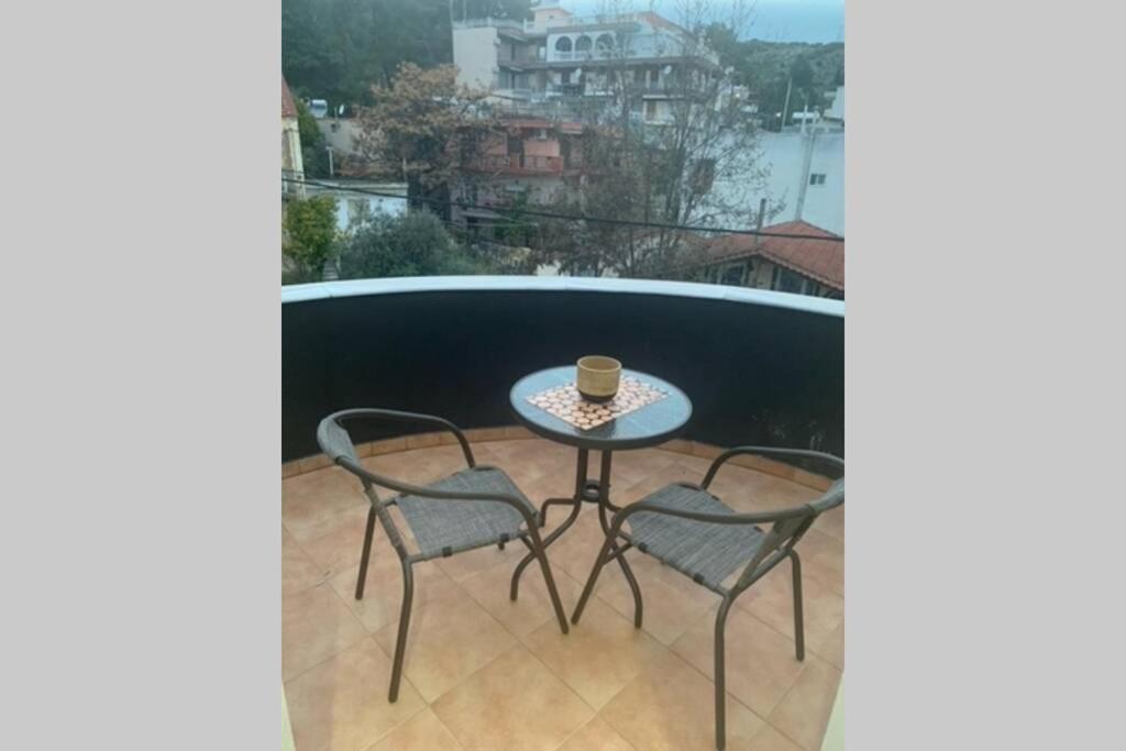 Aretoysa Center Luxury Suites 2 Néa Péramos Extérieur photo