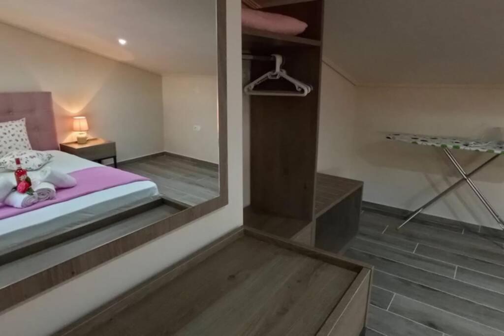 Aretoysa Center Luxury Suites 2 Néa Péramos Extérieur photo