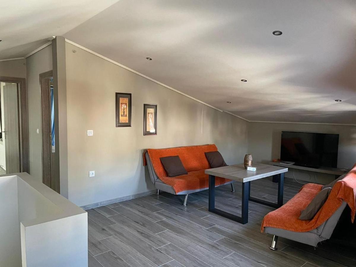 Aretoysa Center Luxury Suites 2 Néa Péramos Extérieur photo
