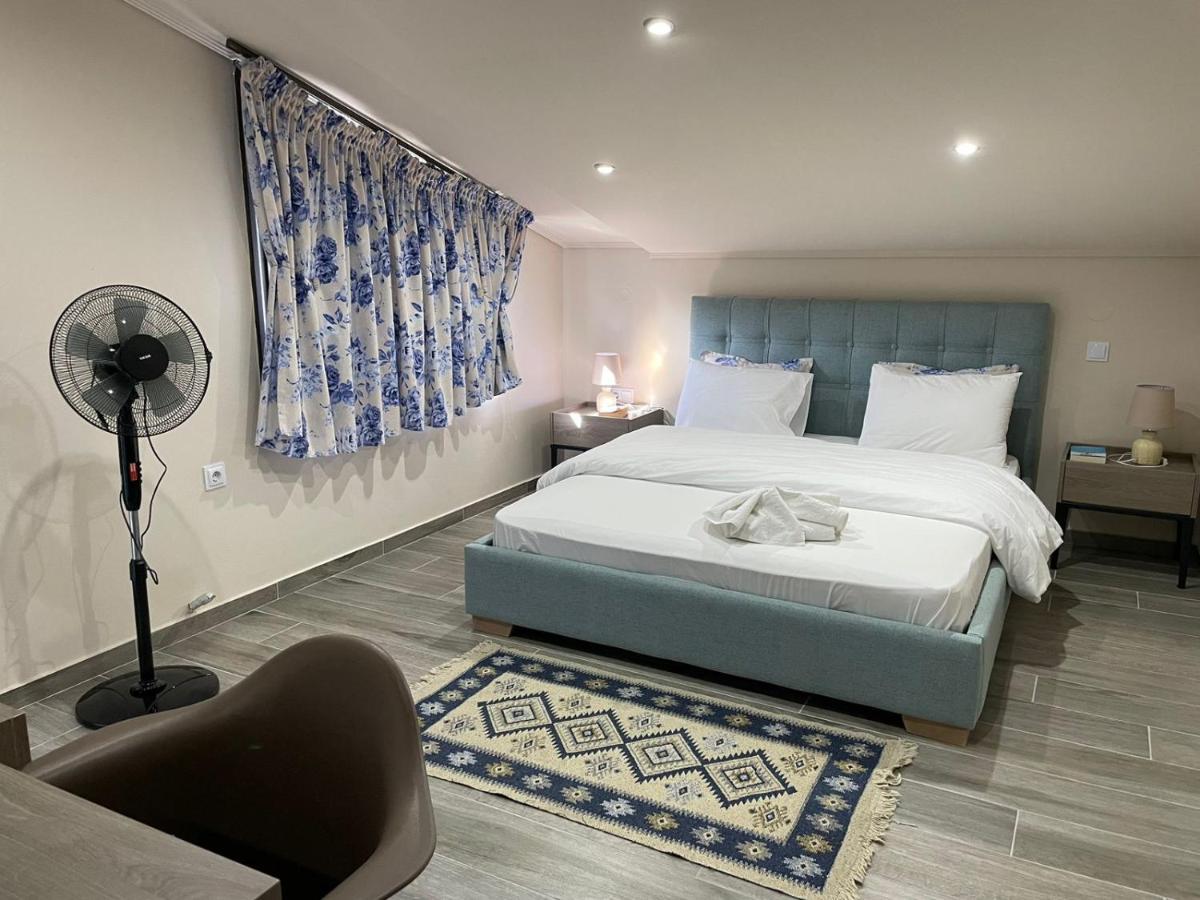 Aretoysa Center Luxury Suites 2 Néa Péramos Extérieur photo