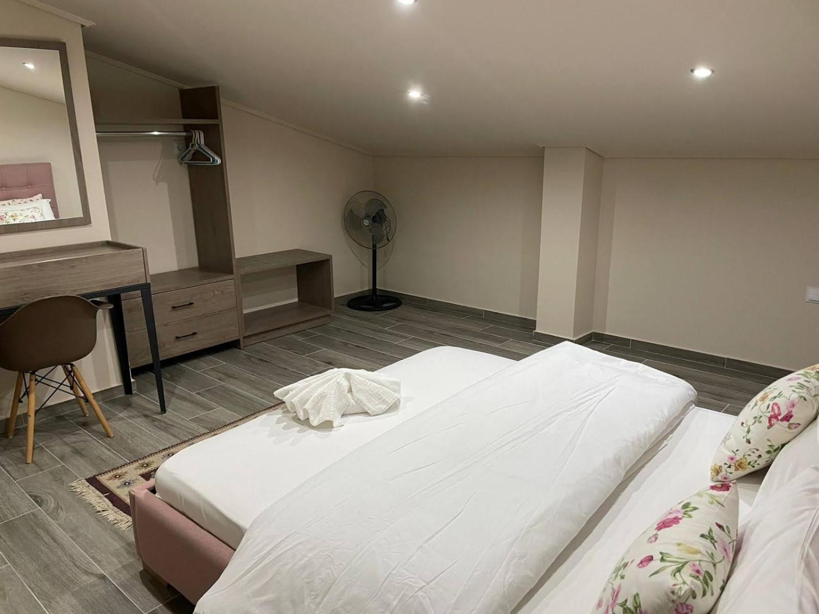 Aretoysa Center Luxury Suites 2 Néa Péramos Extérieur photo